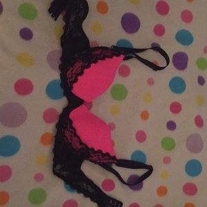 black and pink lace bra 34b